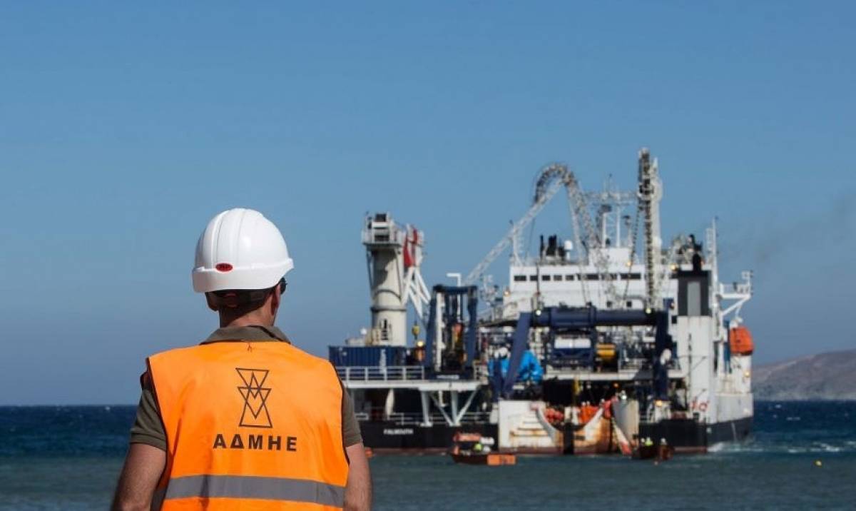 Υπογειοποίηση των γραμμών ηλεκτρικής ενέργειας στην Άνδρο εξετάζει ο ΑΔΜΗΕ