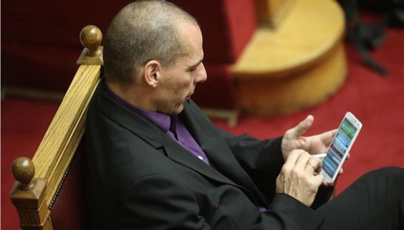 Βαρουφάκης: Ο Τσίπρας αποφάσισε να παραδοθεί