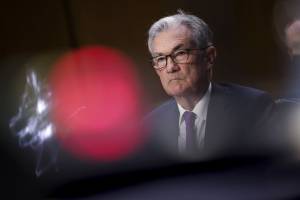 Πάουελ (Fed): Παροδική η άνοδος του πληθωρισμού