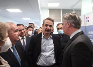 Στο «Μεταξά» ο Μητσοτάκης: Βήμα-βήμα χτίζουμε το νέο ΕΣΥ
