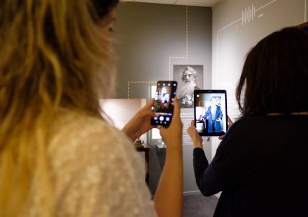 COSMOTE: Πιλοτική εφαρμογή υπηρεσιών Augmented Reality στο Μουσείο Τηλεπικοινωνιών ΟΤΕ