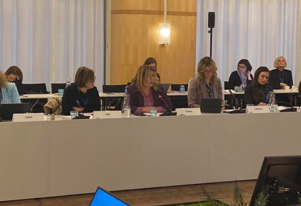 Συρεγγέλα: Η Ελλάδα εφαρμόζει την ισότητα παντού