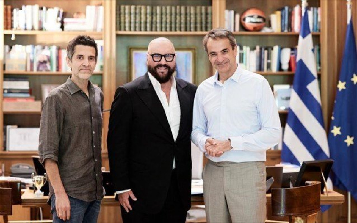 «Ευχαριστώ» Μητσοτάκη σε Desmond Child και Φοίβο