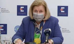 Θεοδωρίδου: Πιθανή ετήσια αναμνηστική δόση- Θεμιστοκλέους: SOS για τους 60+