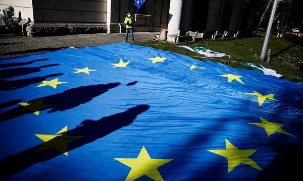 Κομισιόν: €2,7 δισ. για την Ελλάδα μέσω του προγράμματος SURE