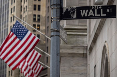 Θετικό το μομέντουμ στη Wall Street εν όψει Fed