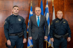 Αστυνομικοί έσωσαν βρέφος 35 ημερών- Η ανάρτηση Θεοδωρικάκου