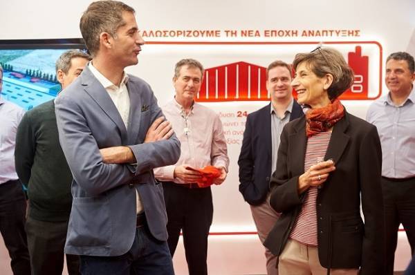 Coca‑Cola Τρία Έψιλον: Βρετανίδα Πρέσβης και Μπακογιάννης στο Σχηματάρι Mega-Plant