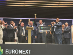 Euronext Athens: Μήνυμα στην ναυτιλία μέσω... Star Bulk Αθήνας