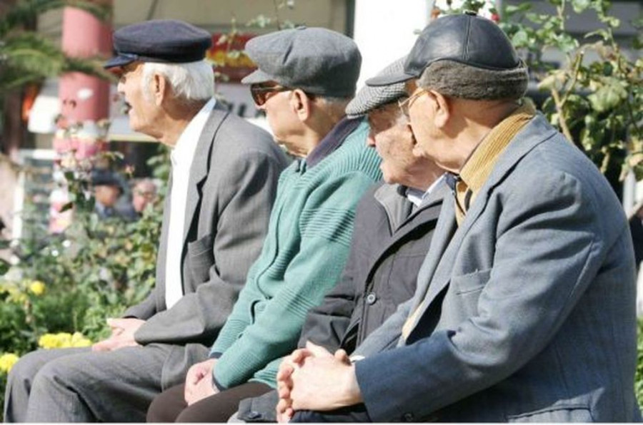 Κάτω από 700 ευρώ παίρνουν οι μισοί συνταξιούχοι