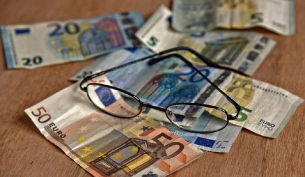 Οι επικρατέστερες ημερομηνίες για τις πληρωμές των συντάξεων Σεπτεμβρίου