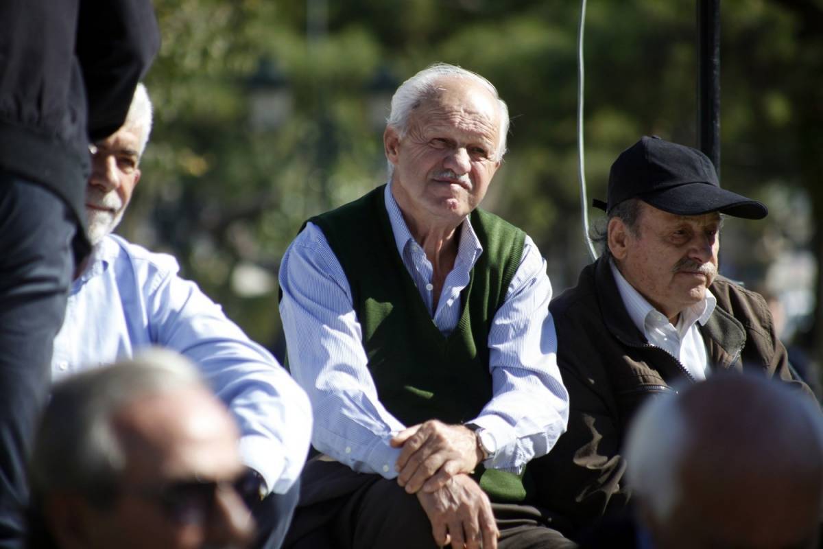 Reuters:Η Ελλάδα βγαίνει από τα μνημόνια με τις πληγές ανοιχτές