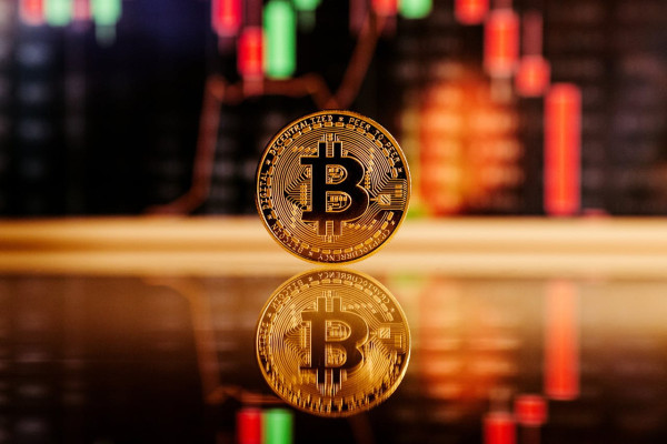 Σε αναζήτηση κατεύθυνσης η αγορά Crypto – Στα $83.000 το Bitcoin