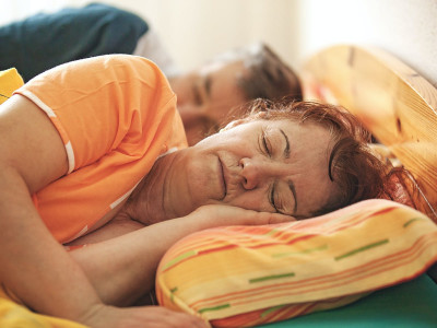Επτά ώρες ο ιδανικός χρόνος ύπνου για άτομα 38-73 ετών