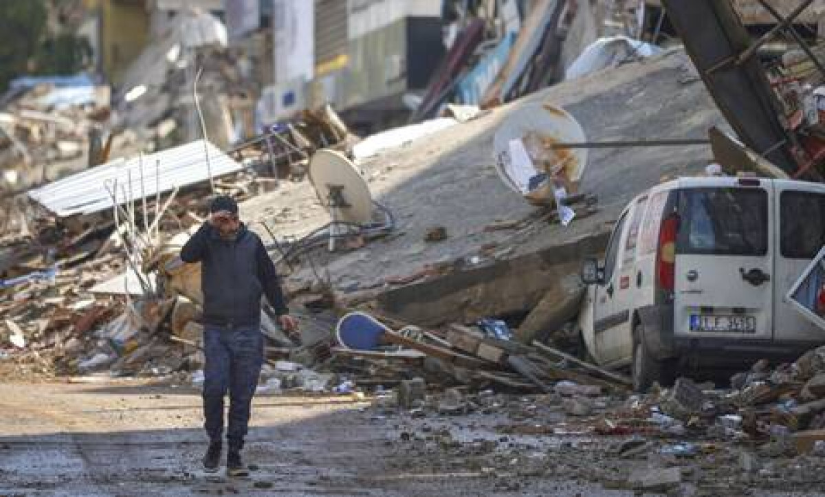 Τουρκία: Απαγόρευση απολύσεων σε 10 πόλεις μετά τους φονικούς σεισμούς