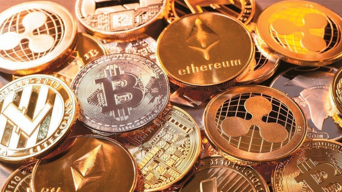 Καταρρέει το Bitcoin λόγω Τραμπ: Πτώση στα 114.500 δολάρια, $600 εκατ. σε Longs εκκαθαρίστηκαν - Βουτιά και για altcoins