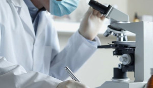 Συνάντηση με το Χρυσοχοΐδη ζητούν διαγνωστικά κέντρα και εργαστηριακοί γιατροί