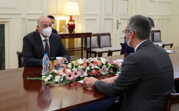 Δένδιας σε πρέσβη Τουρκίας: Ανάγκη αποχής από προκλητικές ενέργειες