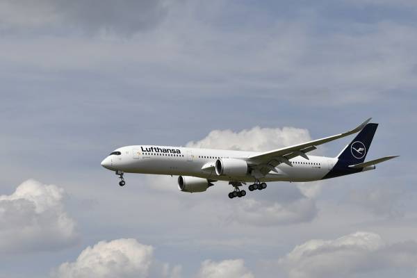 Lufthansa: Επεκτείνει το πρόγραμμα πτήσεων του Ιουνίου
