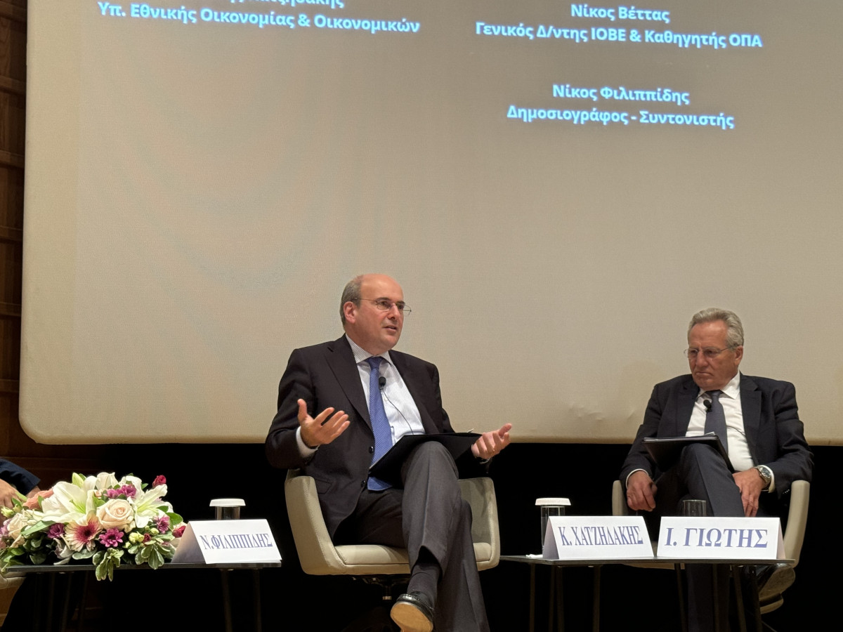 Χατζηδάκης: «Όχι» σε μείωση του ΦΠΑ- Παράθυρο για άλλες φοροελαφρύνσεις