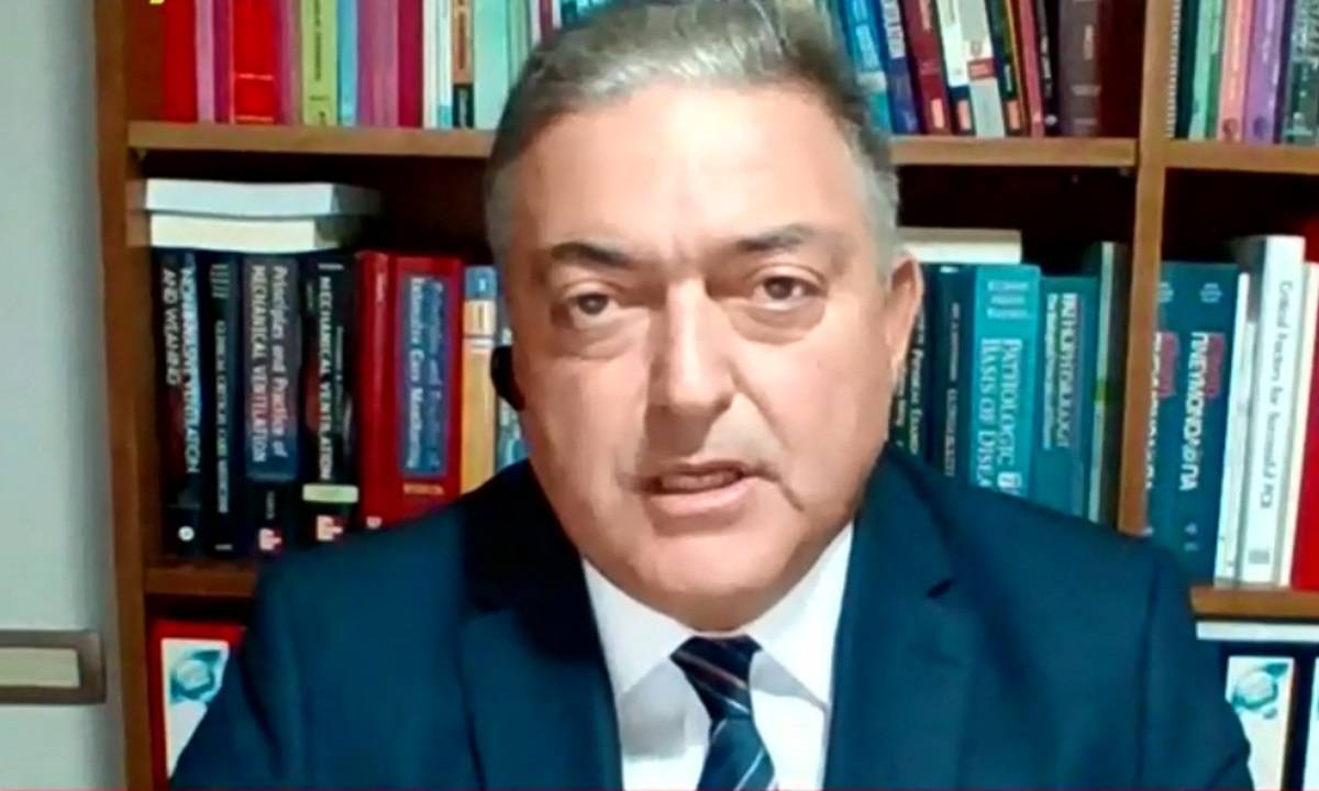 Βασιλακόπουλος: Το πιθανότερο είναι να εμβολιαζόμαστε ετησίως- Καλύτερος ο Φεβρουάριος