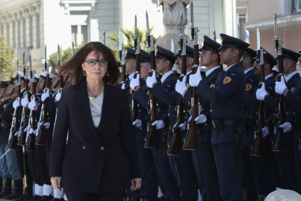 Σακελλαροπούλου: Απόλυτη προτεραιότητα η αντιμετώπιση της πανδημίας του κορονοϊού