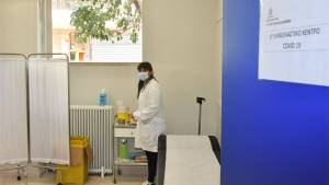 Εύοσμος: Εκλάπη φυαλίδιο εμβολίου Pfizer από εμβολιαστικό κέντρο