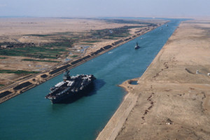 Ελεύθερη πρόσβαση στις διώρυγες Παναμά και Σουέζ θέλει ο Τραμπ