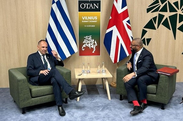 Συνάντηση Γεραπετρίτη με τον Βρετανό ΥΠΕΞ- Η ατζέντα