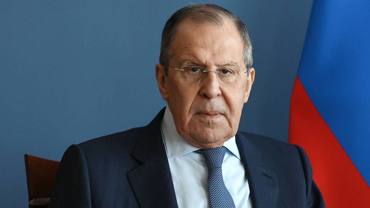 Λαβρόφ: Να μην «φιλοξενούνται» αμερικανικά πυρηνικά όπλα στην Ευρώπη