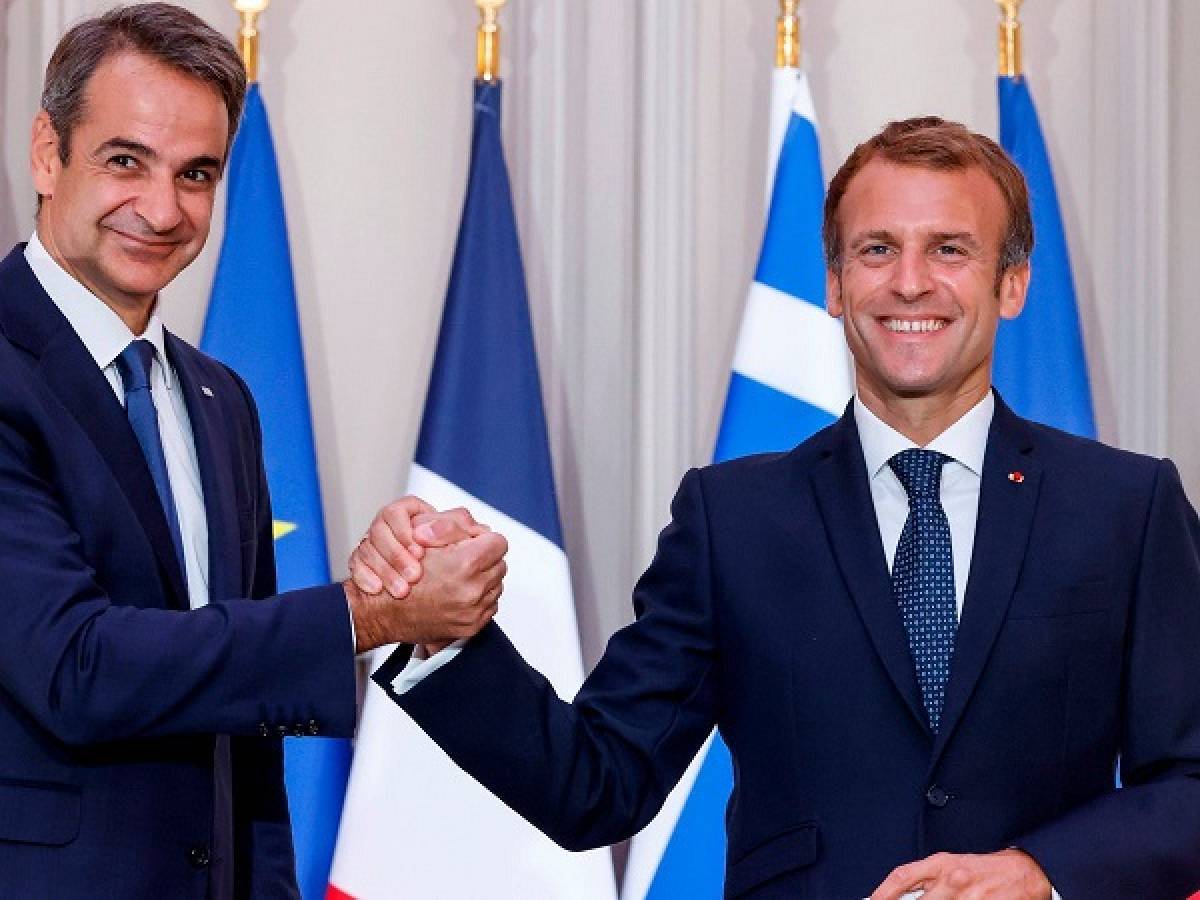 Μακρόν σε Μητσοτάκη για Rafale: «Χτίζουμε» την άμυνα της Ευρώπης
