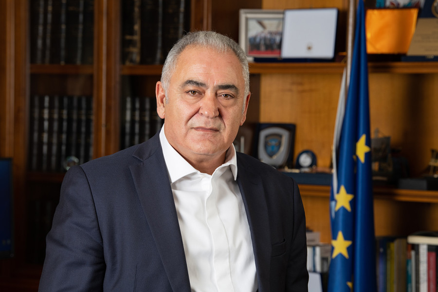 Χατζηθεοδοσίου: 200.000 κοντέινερ δεν έχουν έρθει στον Πειραιά λόγω Σουέζ