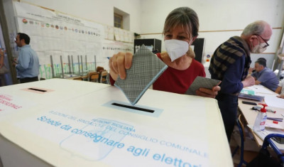 Ιταλία: Επικράτηση της κεντροδεξιάς στις δημοτικές εκλογές