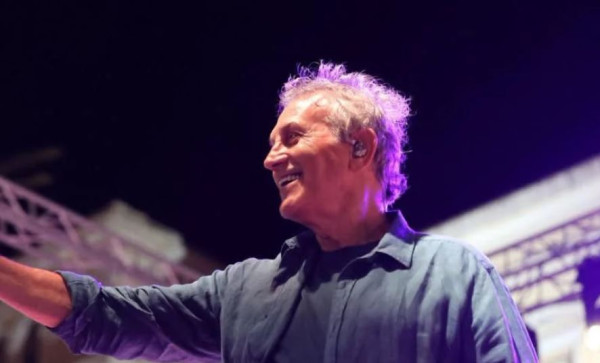 Η, εν Σύρω, επιστροφή του Γιώργου Νταλάρα στα ρεμπέτικα