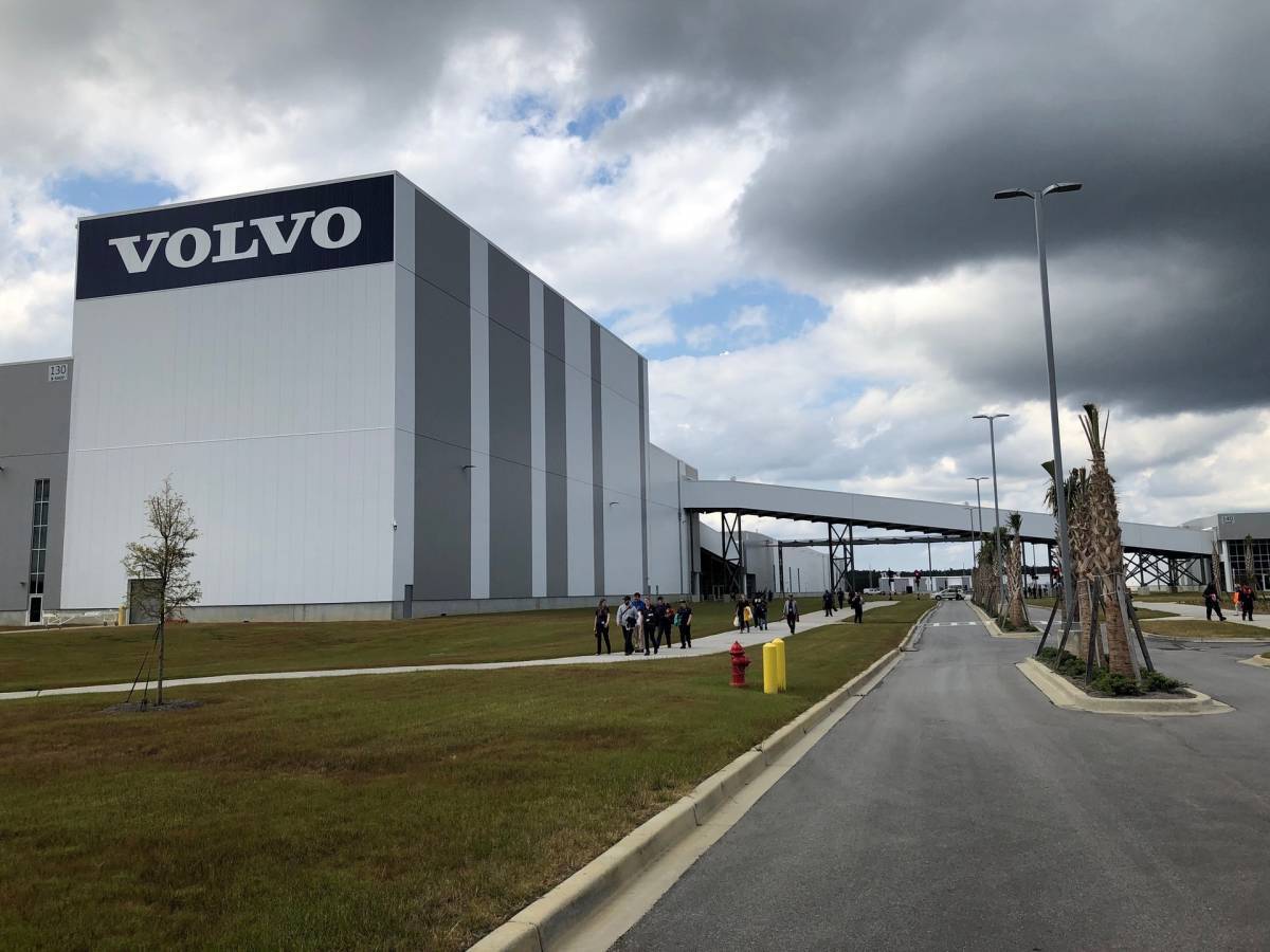 Volvo: Χαμηλότερα από τις εκτιμήσεις τα κέρδη το δ' τρίμηνο