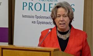 Ενστάσεις Λινού για τη νέα στρατηγική για την πανδημία