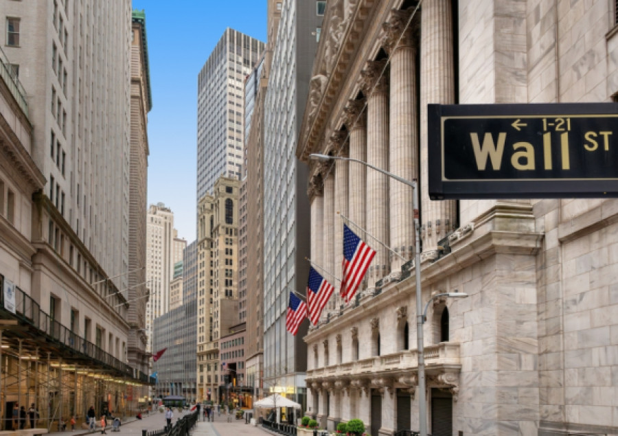 Στο «κόκκινο» η Wall Street-Στο επίκεντρο κρατικά ομόλογα και προϋπολογισμός