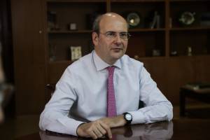 Χατζηδάκης: Καταιγισμός ψεμάτων από τον κ. Τσίπρα για τους συνταξιούχους