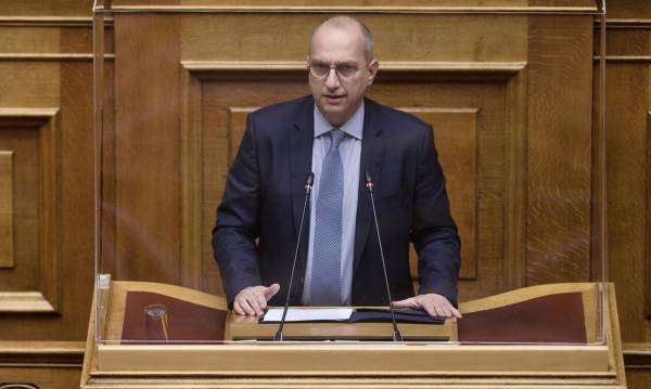 Οικονόμου: Εξαχρειωμένη αντιπολίτευση που παραμένει ίδια και απαράλλαχτη