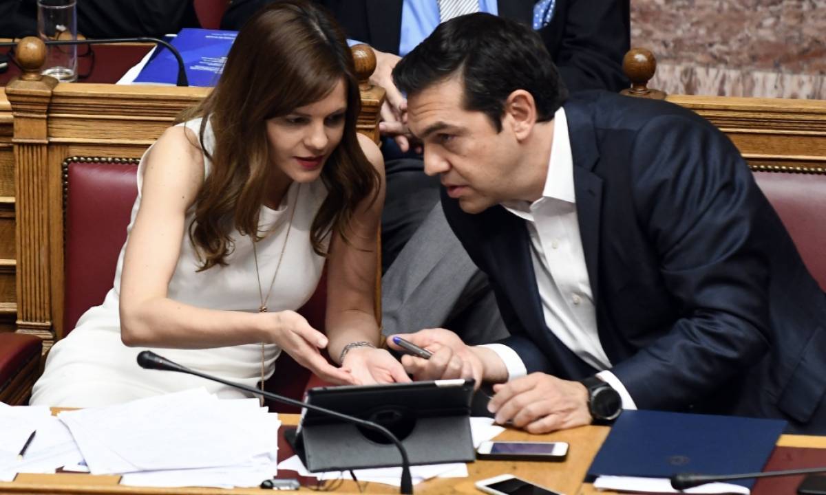 «Θετικό πακέτο μέτρων» ως…δέλεαρ για ψήφο εμπιστοσύνης και προοδευτική συμμαχία
