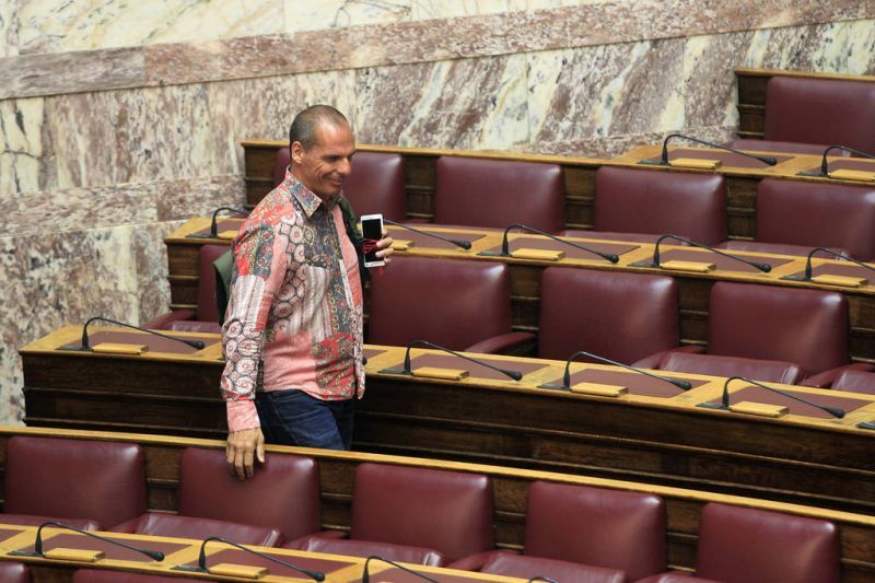 Γ. Βαρουφάκης: Το πουκάμισο το ροζουλί (photos)