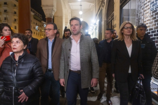 Θεσσαλονίκη: Άγνωστοι κινήθηκαν απειλητικά εναντίον του Κασσελάκη- Πολιτική καταδίκη