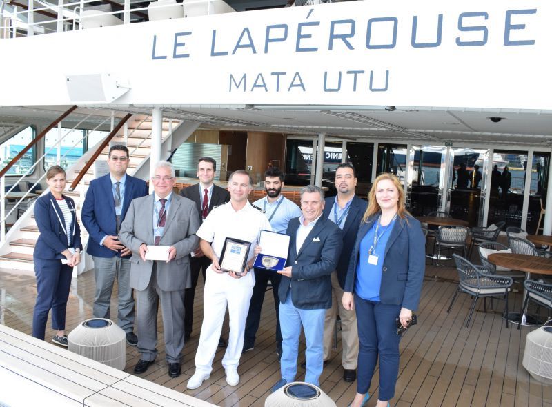Ένα ακόμη νεότευκτο κρουαζιερόπλοιο στο λιμάνι του Πειραιά