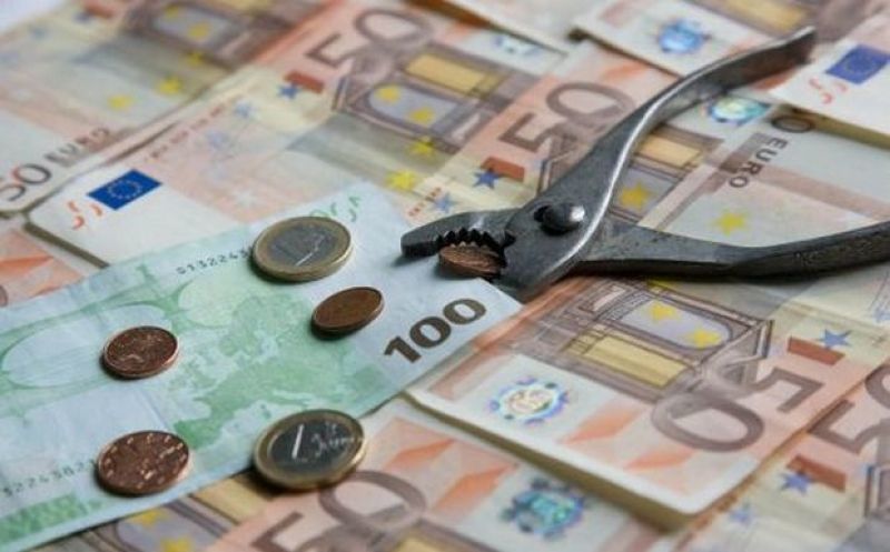 Ο λογαριασμός του επόμενου εξαμήνου-Πως διαμορφώνονται μισθοί και συντάξεις