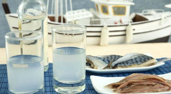 Παπαδημούλης:Να προστατεύσουμε τα παραδοσιακά εθνικά προϊόντα σαν το τσίπουρο