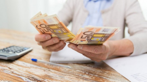 Τριπλό... ραντεβού με την εφορία μέχρι τις 31 Αυγούστου
