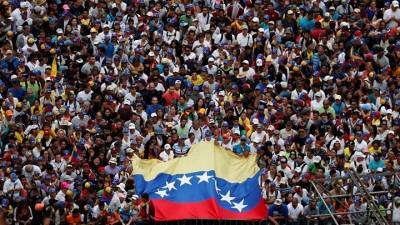 Η Βενεζουέλα διχάζει τη διεθνή κοινότητα