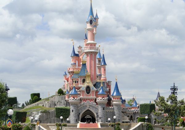 Γαλλία: Απετράπη μακελειό στη Disneyland-Συνελήφθη 28χρονος ένοπλος