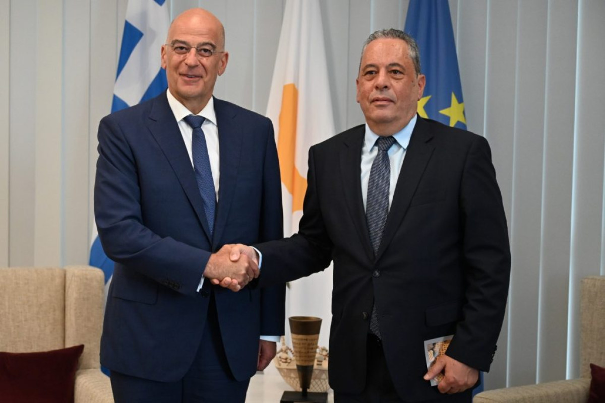 Δένδιας: Συνάντησε τον Κύπριο ομόλογό του-Στο επίκεντρο οι αμυντικές σχέσεις