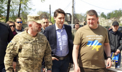 Ουκρανία: Στο Ιρπίν o πρωθυπουργός του Καναδά Τζάστιν Τριντό